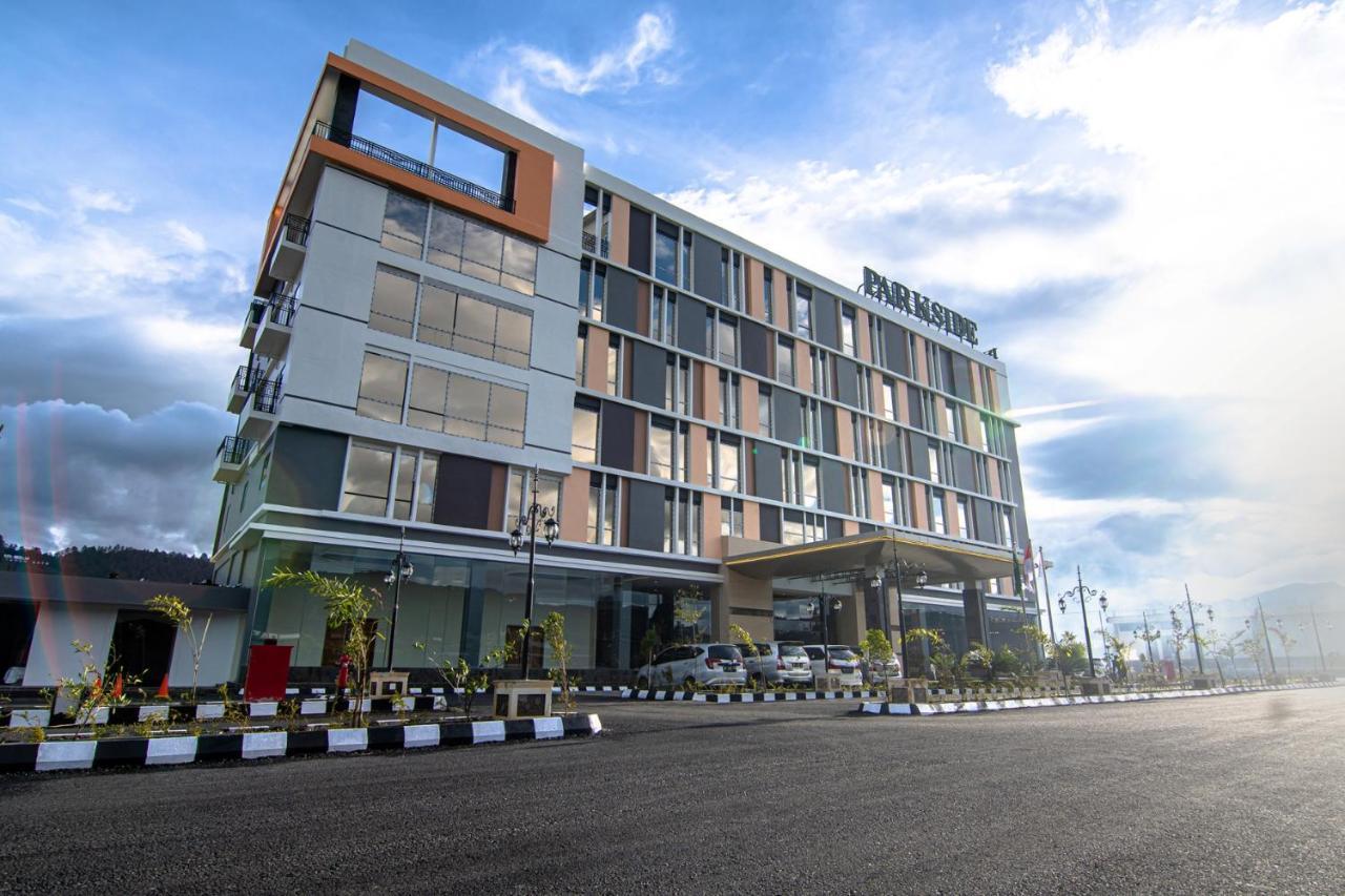 Parkside Gayo Petro Hotel Takengon ภายนอก รูปภาพ