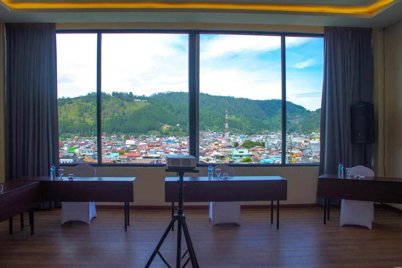 Parkside Gayo Petro Hotel Takengon ภายนอก รูปภาพ
