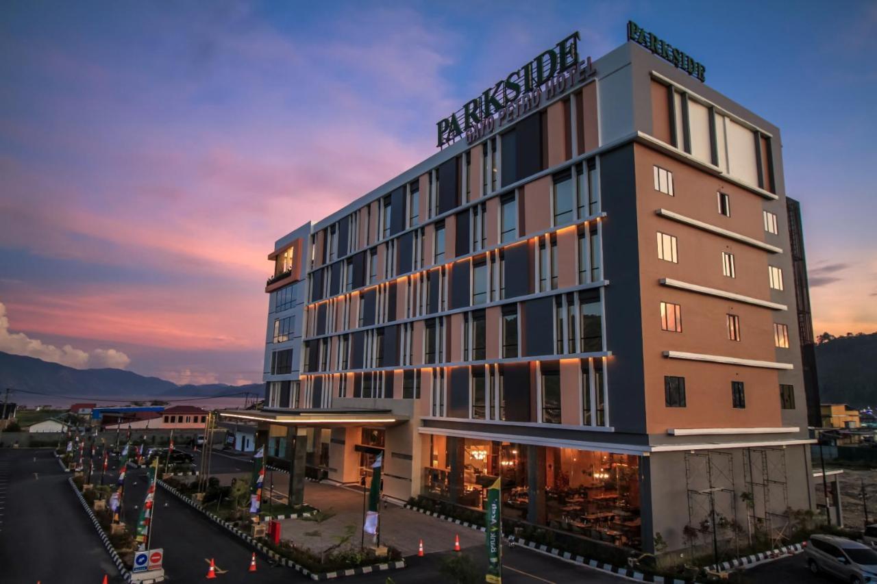Parkside Gayo Petro Hotel Takengon ภายนอก รูปภาพ