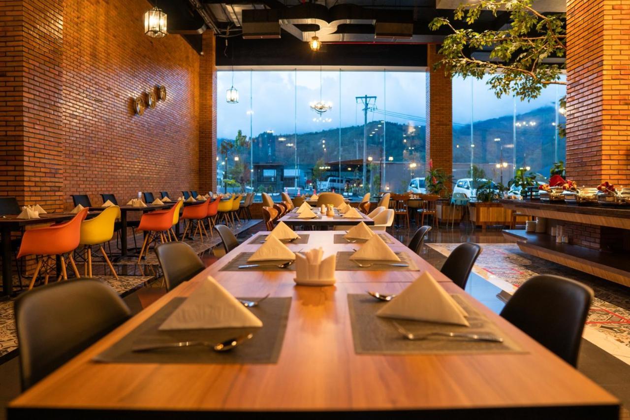 Parkside Gayo Petro Hotel Takengon ภายนอก รูปภาพ