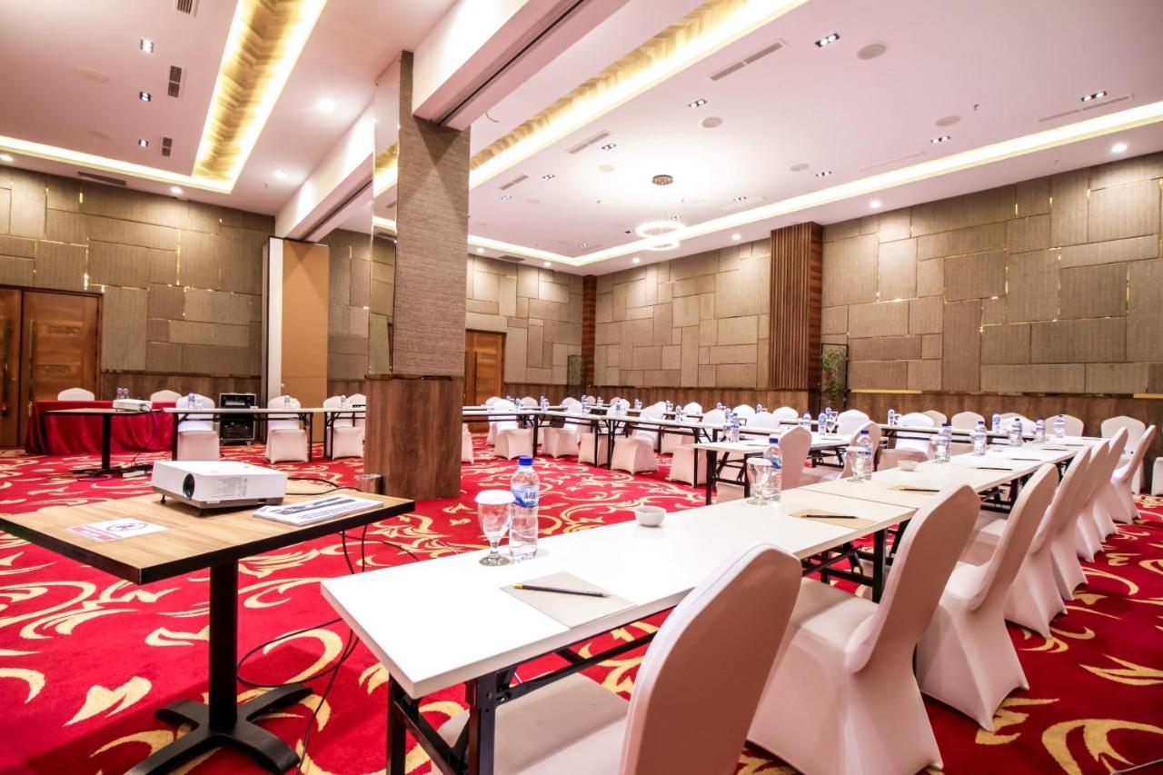 Parkside Gayo Petro Hotel Takengon ภายนอก รูปภาพ