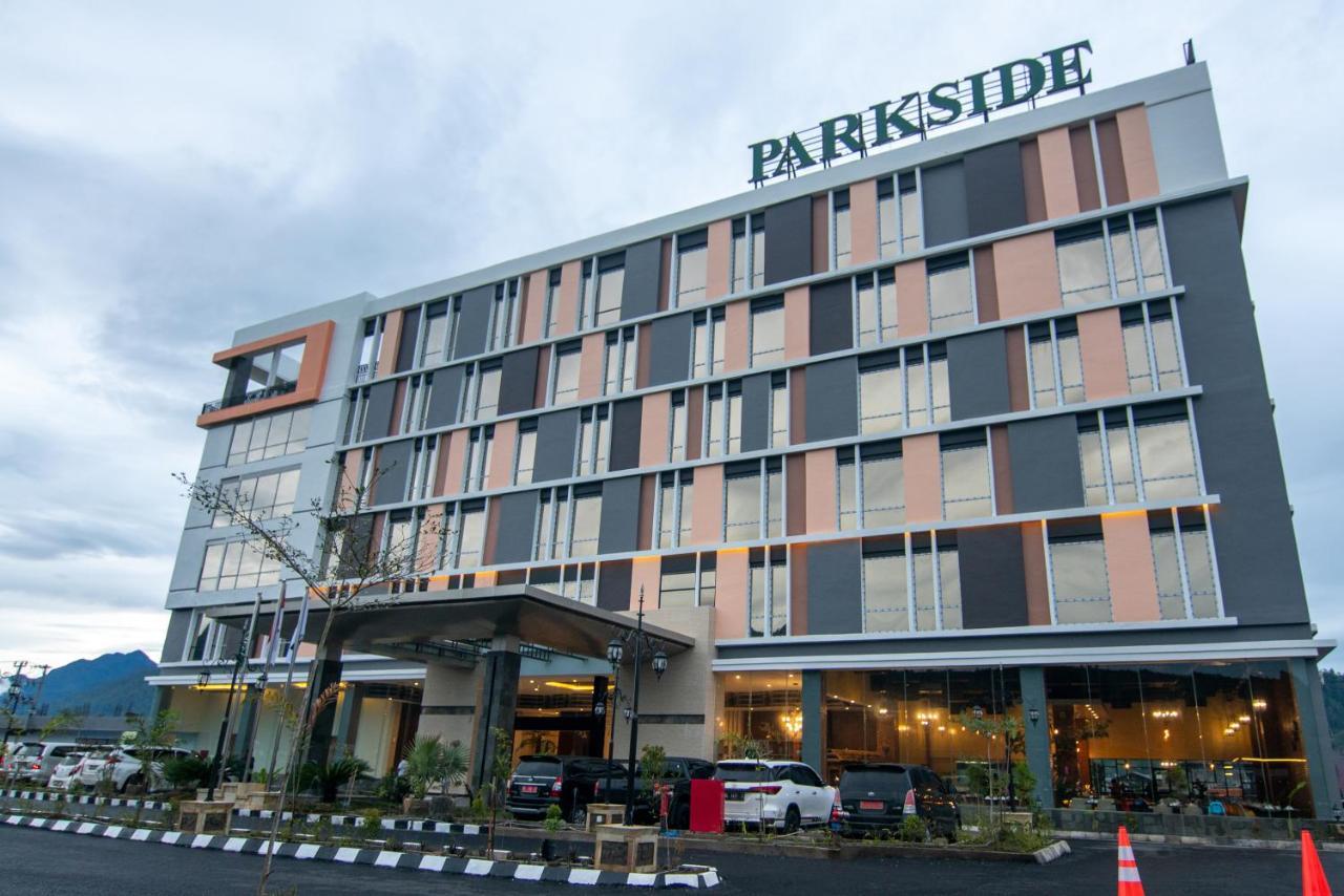 Parkside Gayo Petro Hotel Takengon ภายนอก รูปภาพ