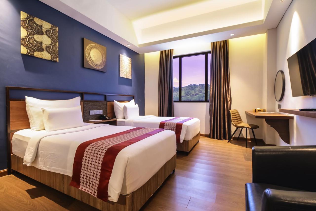 Parkside Gayo Petro Hotel Takengon ภายนอก รูปภาพ