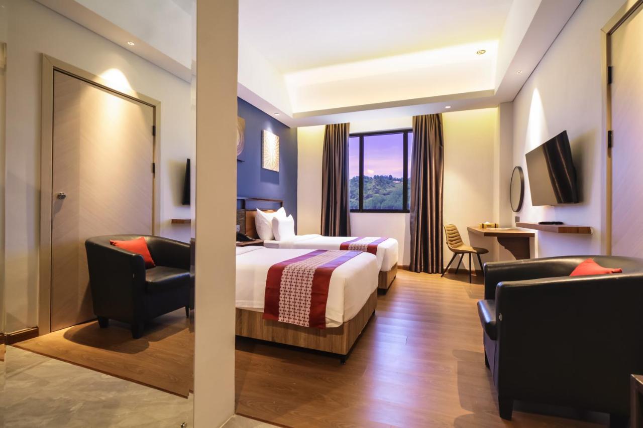 Parkside Gayo Petro Hotel Takengon ภายนอก รูปภาพ