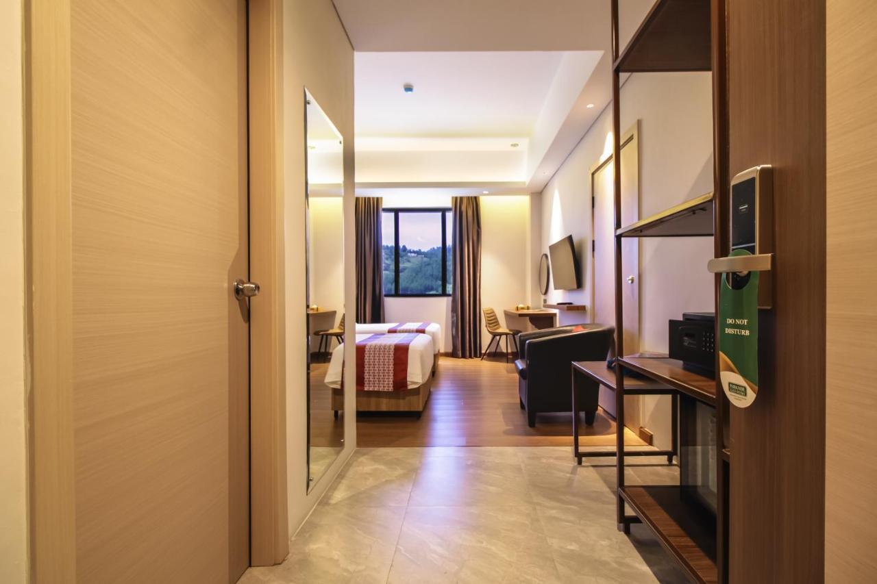 Parkside Gayo Petro Hotel Takengon ภายนอก รูปภาพ